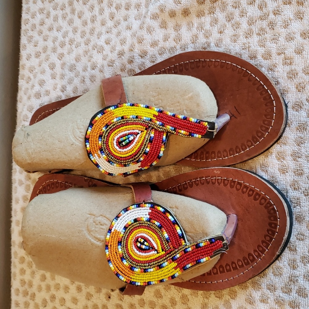 Beautiful Ladies Maasai Leather Sandals. Size 10.5/ 11decorated with beads.
